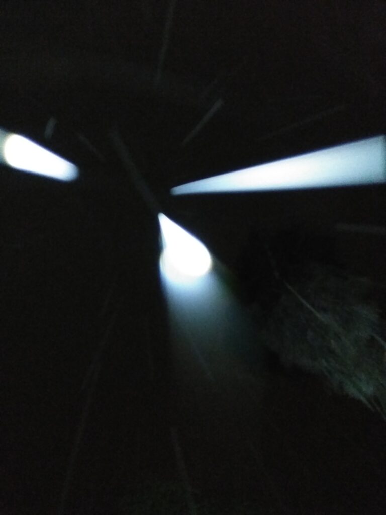 Abstract long-exposure white light beams